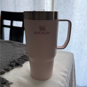 Stanley Suburban Mug 24oz (Rose Quartz)